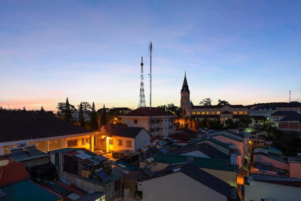 Yukkuri Boutique Hotel Dalat ภายนอก รูปภาพ